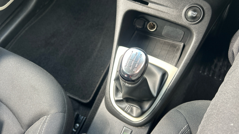 Renault Captur 0.9 TCE 90 Play 5dr Petrol Hatchback